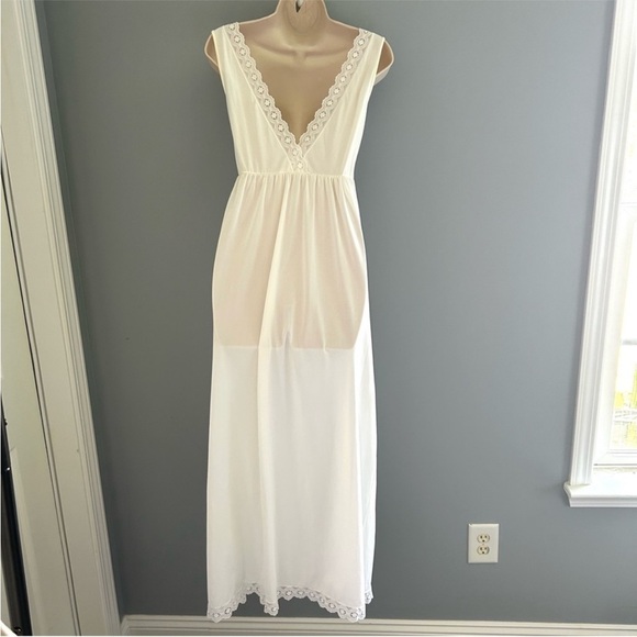 Vintage Long Ivory Slip Square Neckline Lace Detail Size Small - Picture 9 of 13